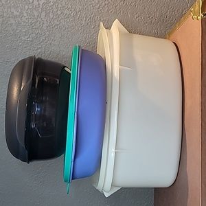 3 tupperware containers